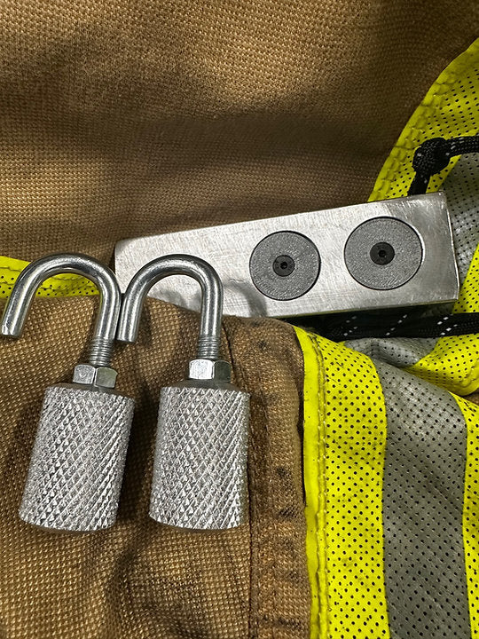 Holding 2 and 1 Set - 1 Grooved Lieu Aluminum Door Chock & a pair of Da' Hookers