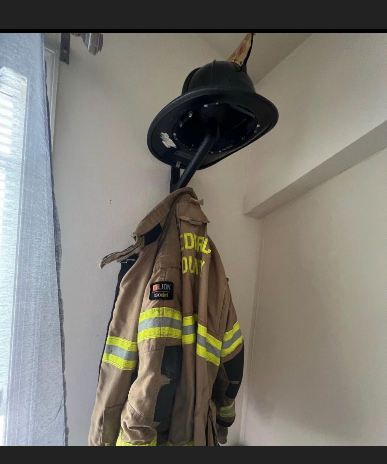 Fire Helmet Wall Mount Display